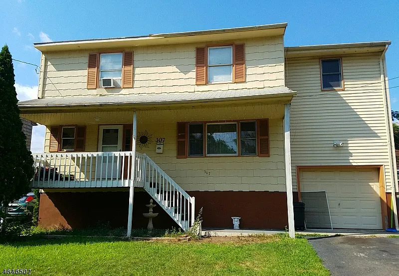 307 W Main St photo 1