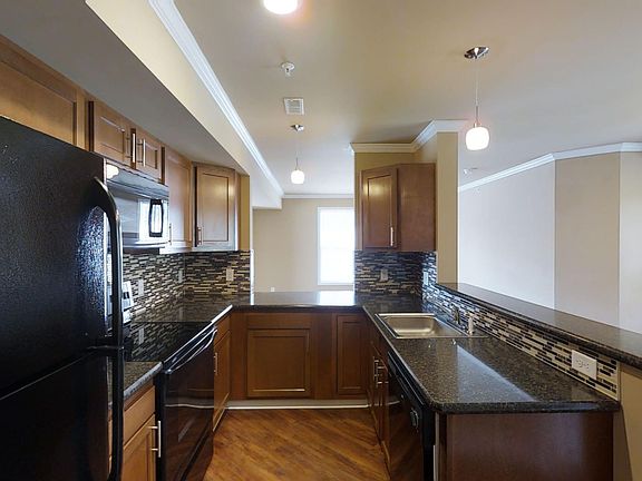 2nd image of 3160 Millersport Hwy #240-09