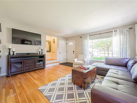 5th image of 23801 Ambour Dr