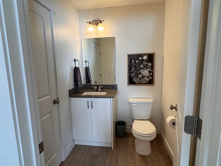 860 Place Townhomes — Photo 22