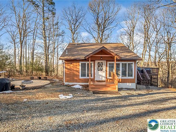 3rd image of 3493 Farview Dr