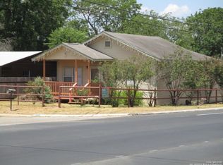 303 S Apple St, Pearsall, TX 78061