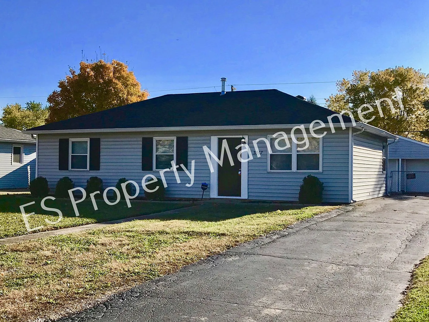 3567 W Perry St photo 1