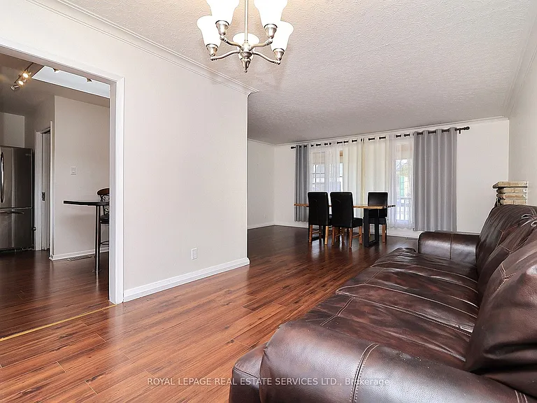 222 Alscot Cres — Photo 21