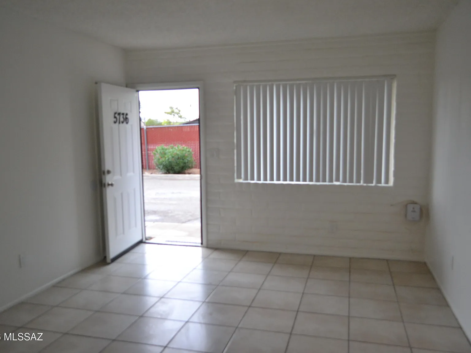2 bed, 1.0 bath, 850 sqft, $1,200 — Photo 4