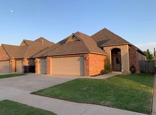 12028 SW 18th St, Yukon, OK 73099