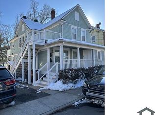 25 Limerick St, Stamford, CT 06902