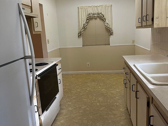 5th image of 862 Marcella Ln