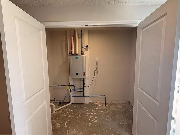 4028 Hemlock Ct — Photo 12
