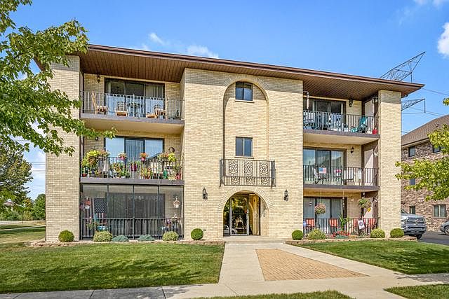 1st image of 16830 82nd Ave APT 3N