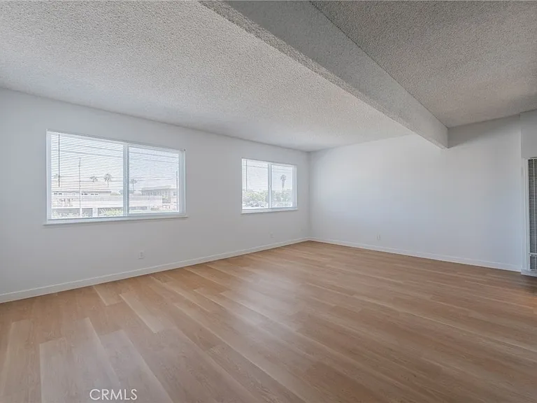 10062 Ellis Ave — Photo 16