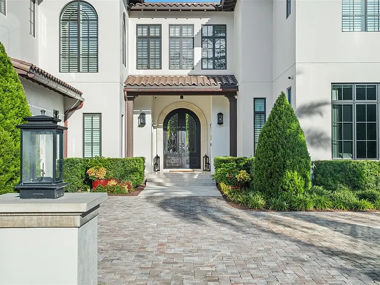 10331 Los Feliz Dr — Photo 6