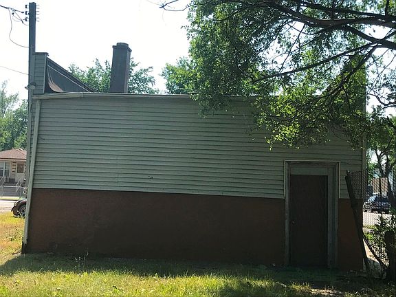 4th image of 5601 S Damen Ave