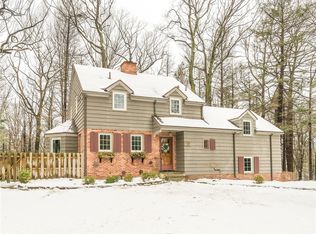 353 Oakridge Dr, Rochester, NY 14617