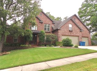 1300 NE Bluff Spring Ave, Bentonville, AR 72712