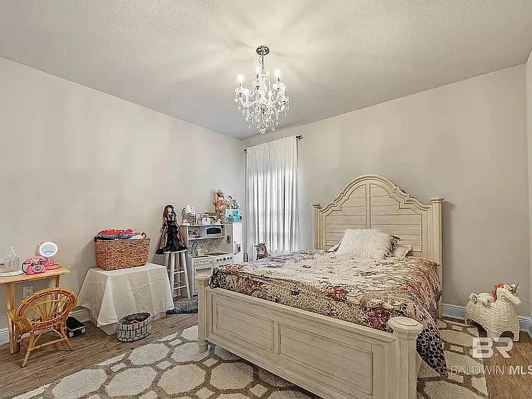 335 Thornhill Cir — Photo 26