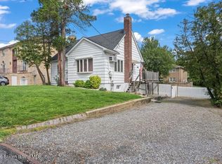 223 Darlington Ave, Staten Island, NY 10312