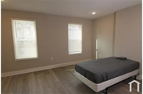 Building Photo - 4707 Penn St #B1