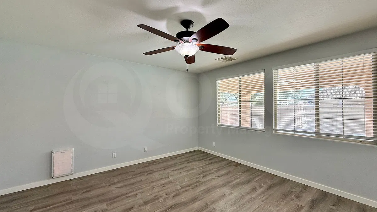 4 bed, 2.0 bath, 1950 sqft, $2,800 — Photo 3