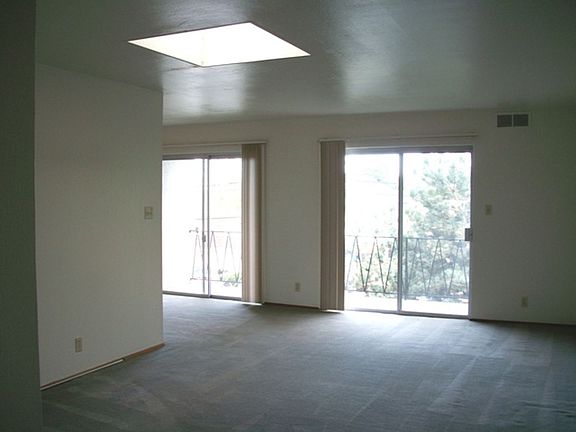 3rd image of 1158 Park Ave APT L