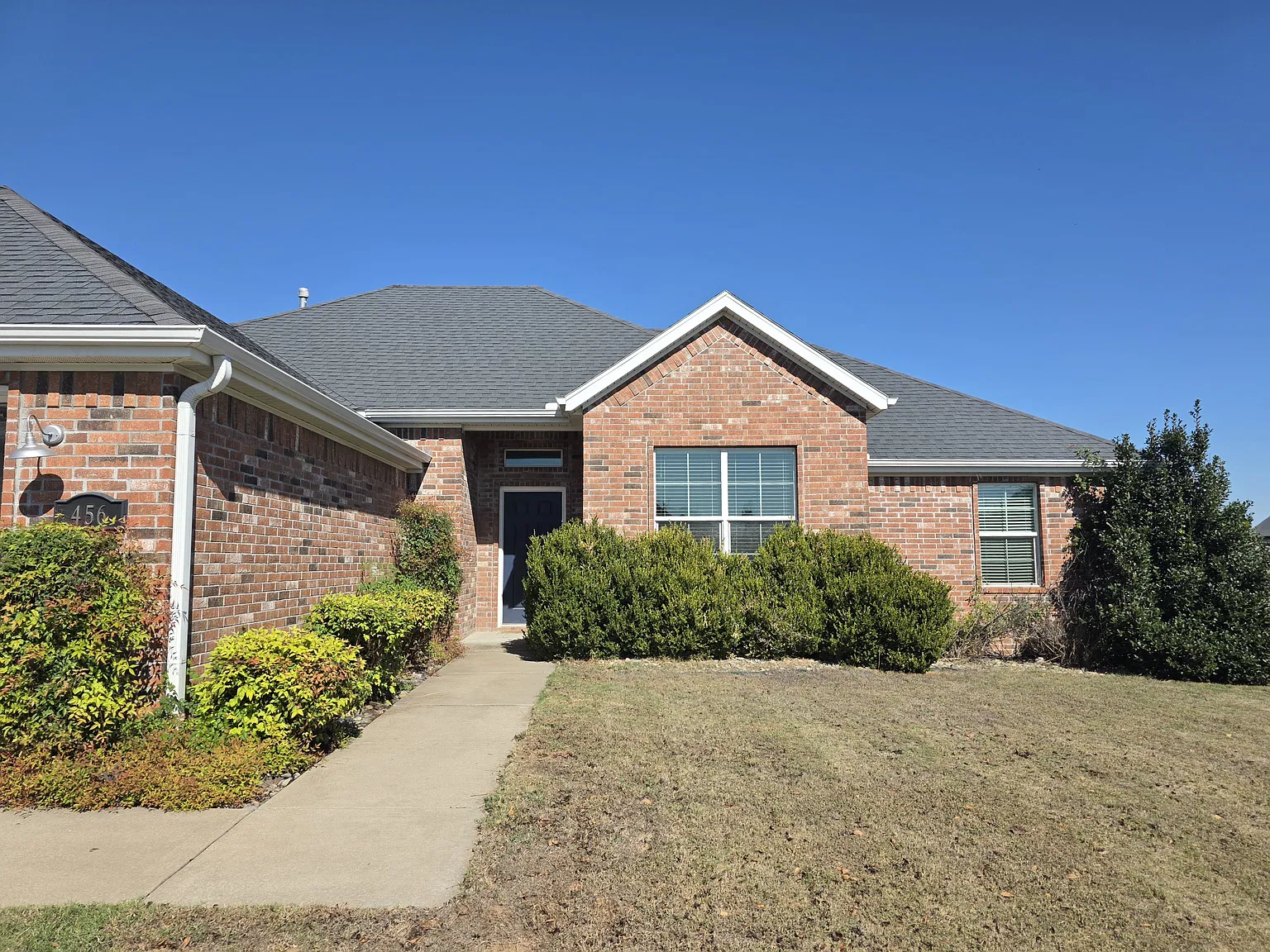 4 bed, 1704 sqft, $2,100 — Photo 3