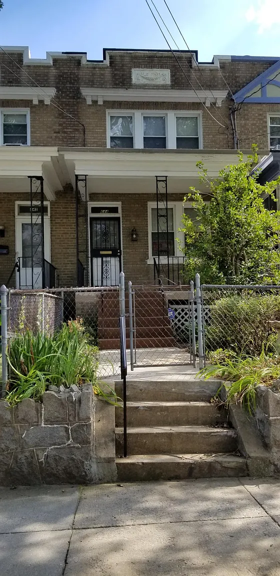 644 Hamilton St NW photo 1
