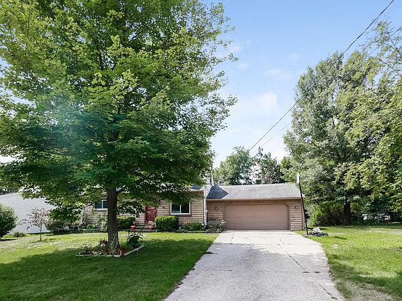2nd image of 1655 Stonewood Dr SE