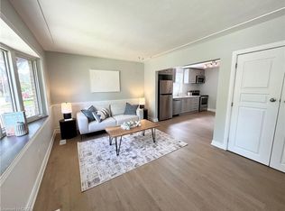 26 Grandfield St, Hamilton, ON L8T2H2