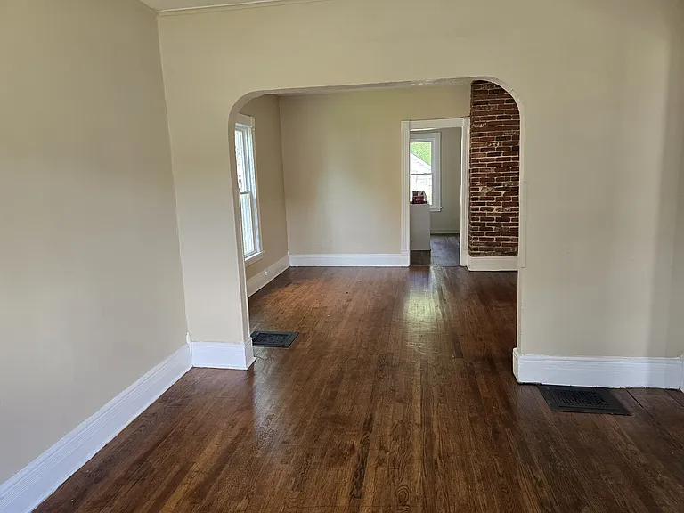 423 Bishop Ave — Photo 3