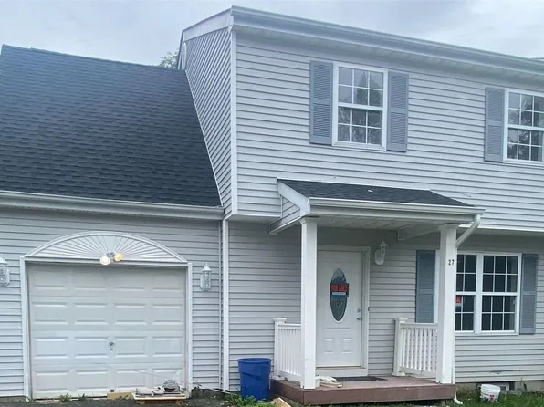 27 Cedar Street, Central Islip, NY 11722