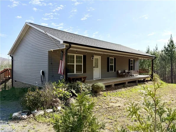 5280 Tabernacle School Rd, Asheboro, NC 27205