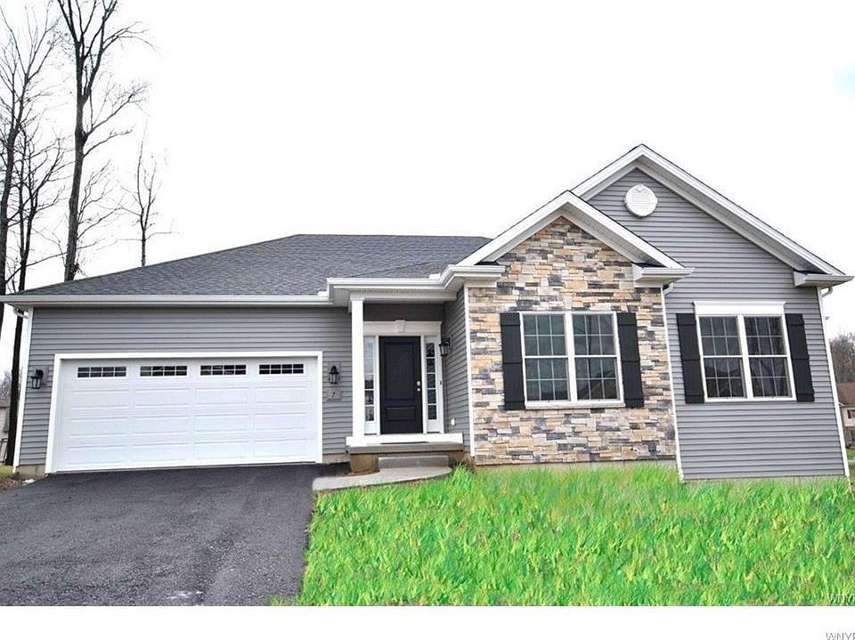 1st image of 7 Basswood Ln