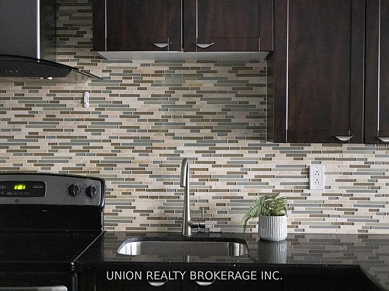 60 Homewood Ave #208 — Photo 5