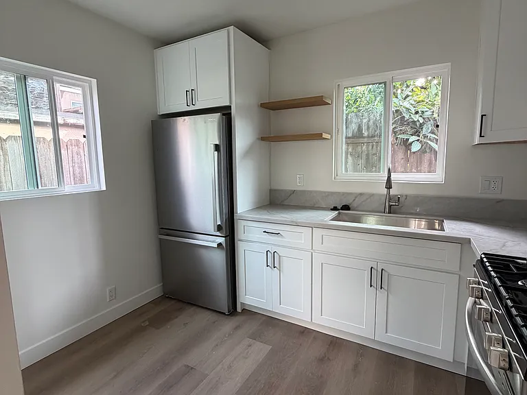 2122 J St #1/2 — Photo 3