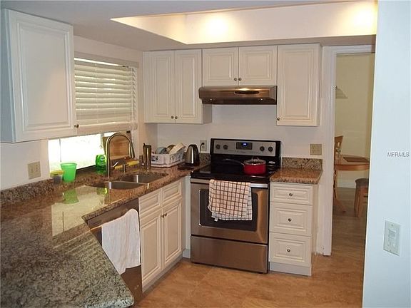 5th image of 9214 Regents Park Dr