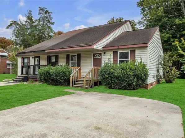 102 Diamond Ave #D, Chesapeake, VA 23323