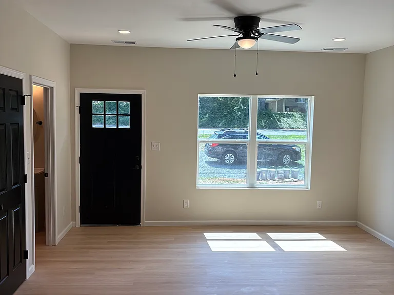 2632 Hydraulic Rd — Photo 8