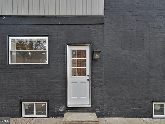 4th image of 2716 E Ontario St