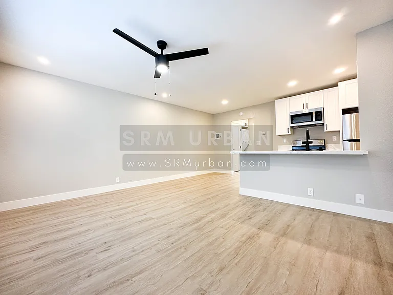 4528 56th St #5 — Photo 4