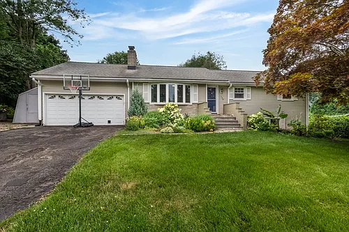 108 Colonese Rd Photo 1