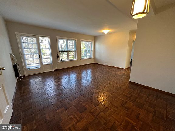 2nd image of 3211 Ravensworth Pl
