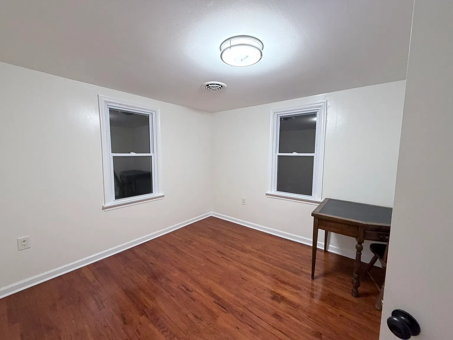 2 bed, 1000 sqft, $1,600 — Photo 3