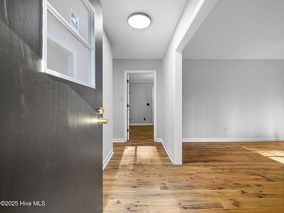 5th image of 1718 Washington Street