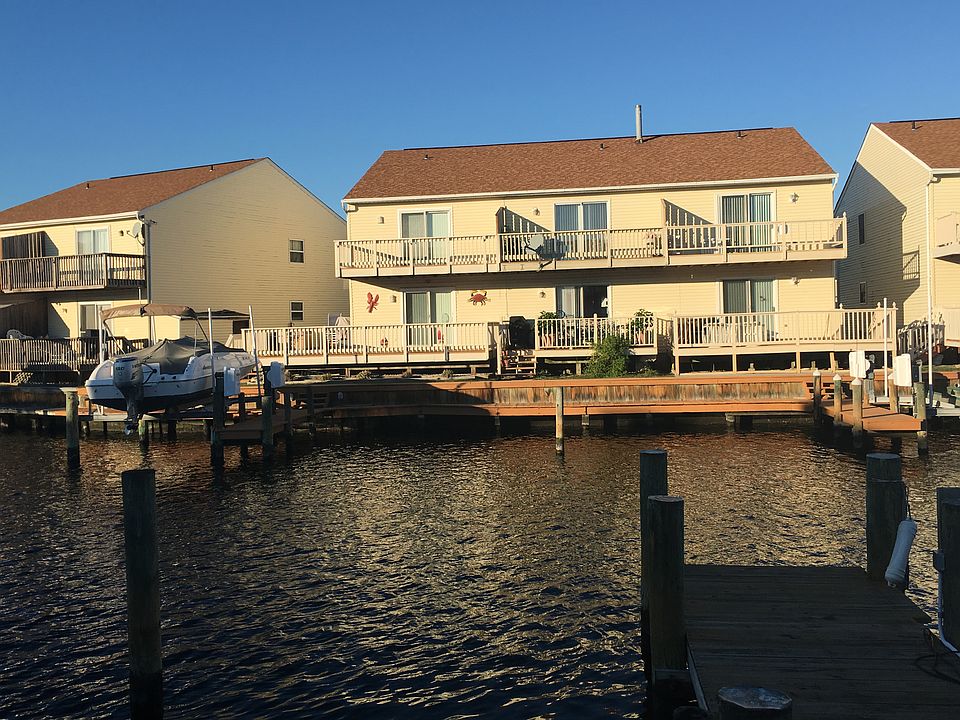 Waterfront, Wide Lagoon!