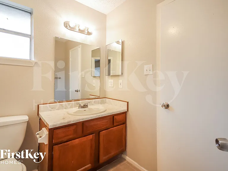 16239 La Terra Dr — Photo 10