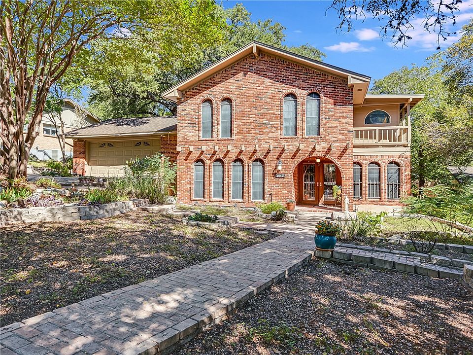 2nd image of 1304 Cardinal Hill Cir