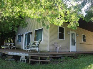 78 Hammond Shore Rd, Franklin, VT 05457