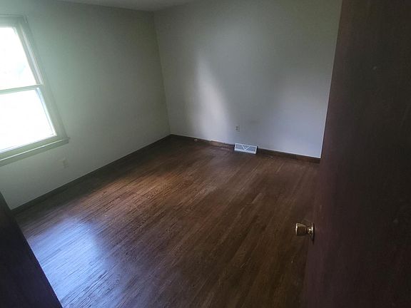 4th image of 164 S Seine Dr #1