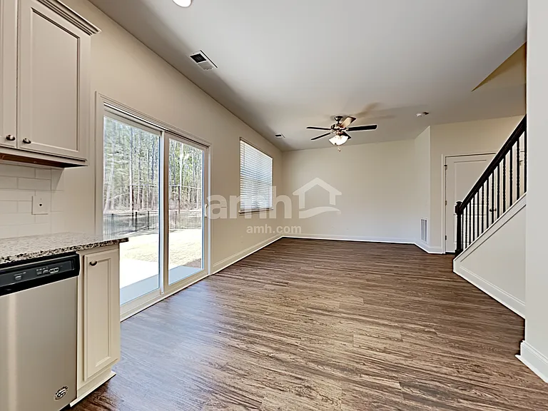 149 Blackstone Dr — Photo 5
