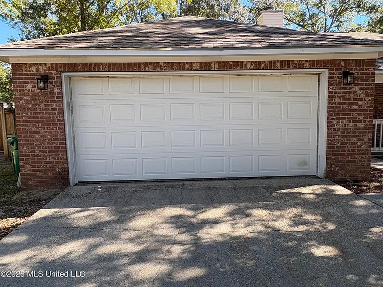 1508 Beachview Dr — Photo 3